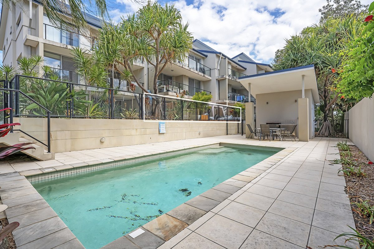 2/119 Sunshine Parade Miami 12