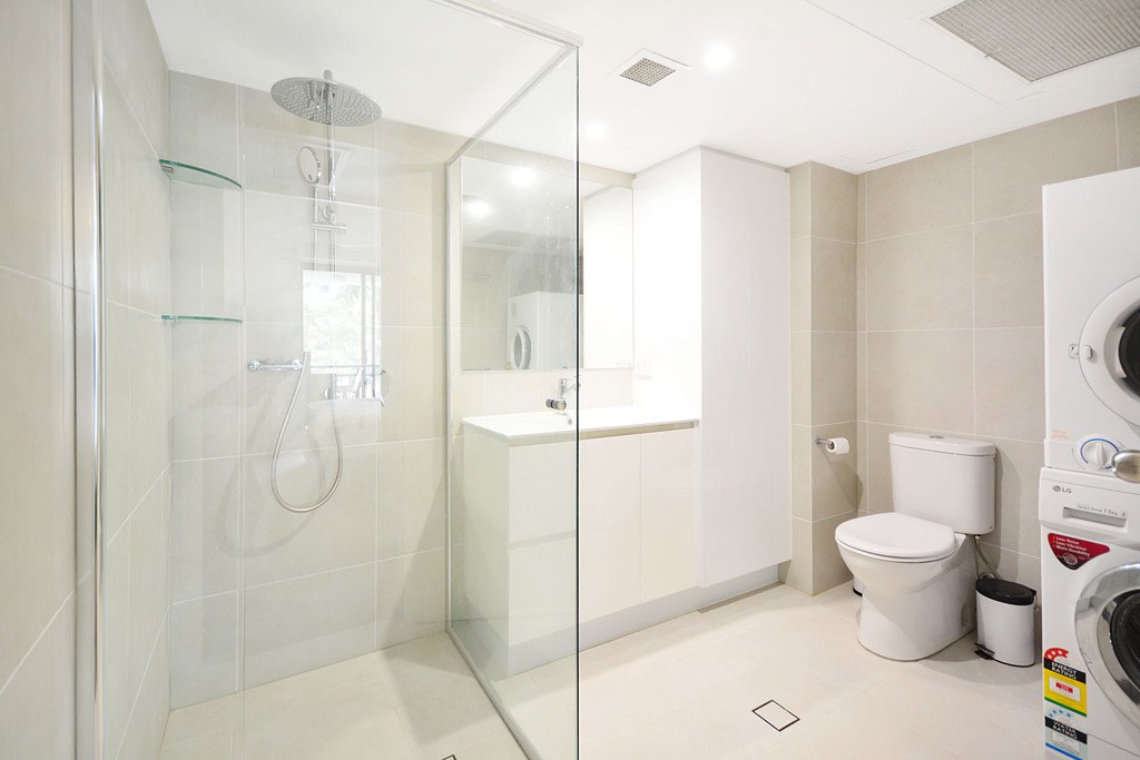 211/99 Griffith Street COOLANGATTA 4