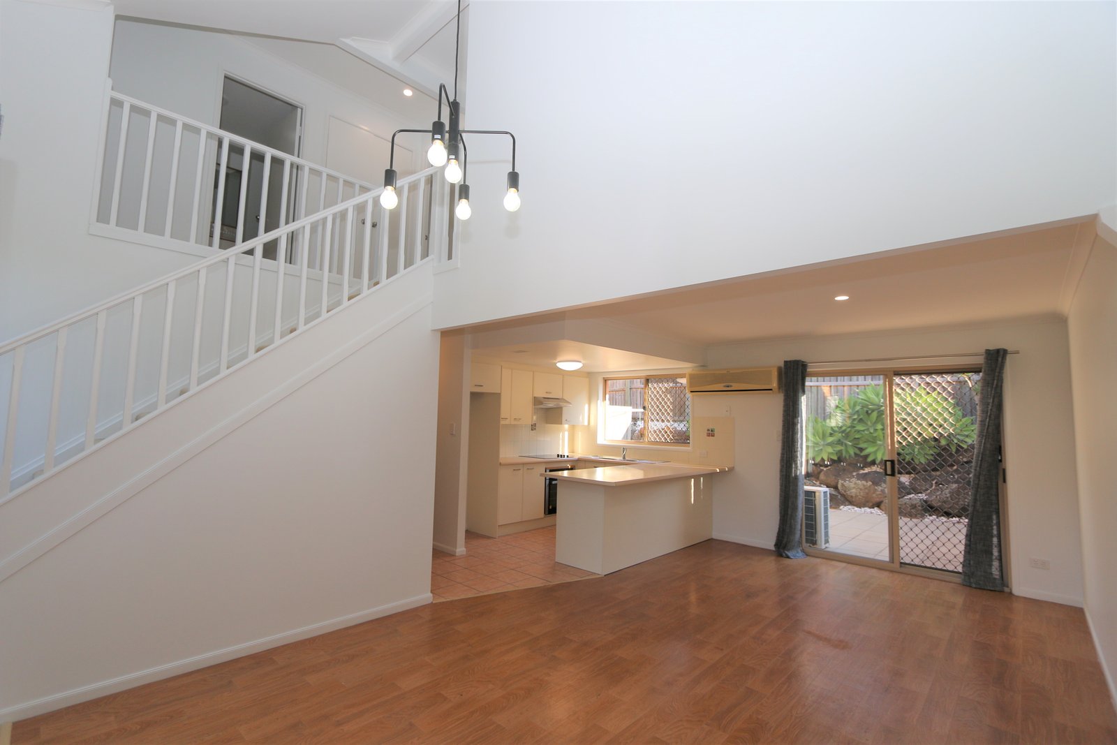 21/1a Alison Road CARRARA 2