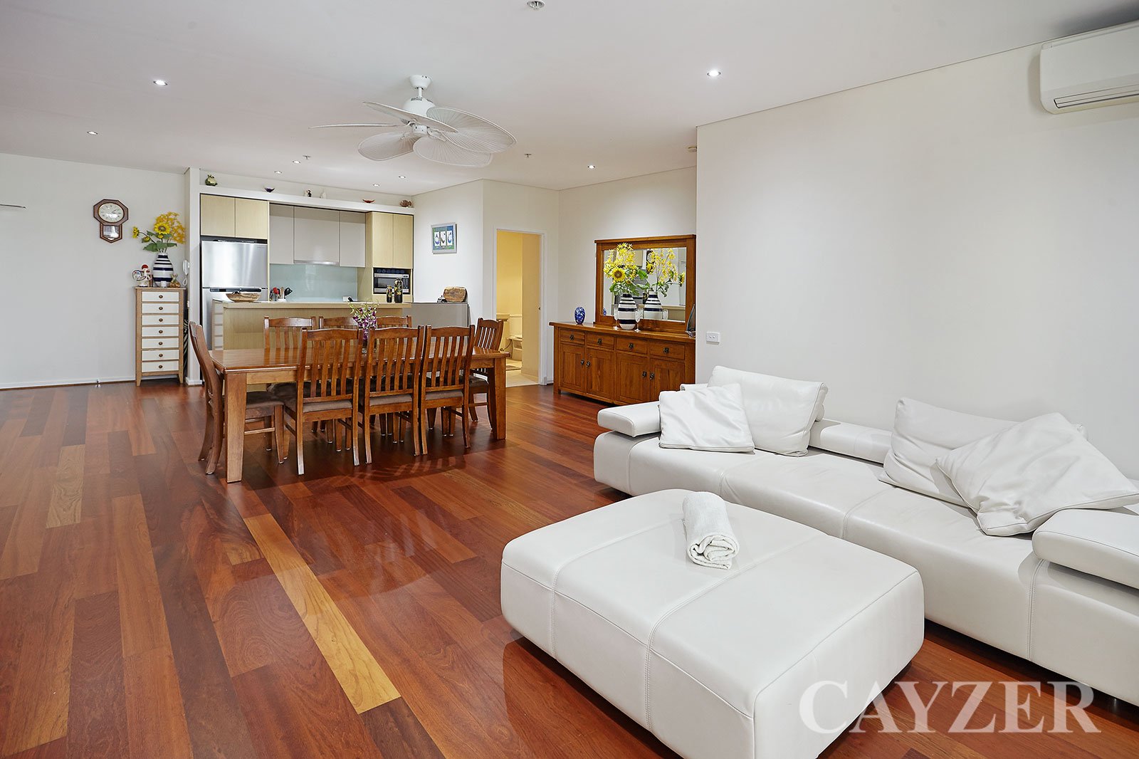 Gallery: 211G/86 Bay Street