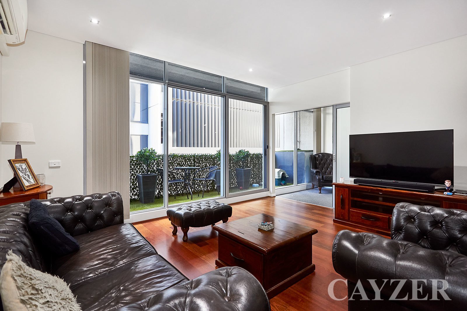 Gallery: 211G/86 Bay Street