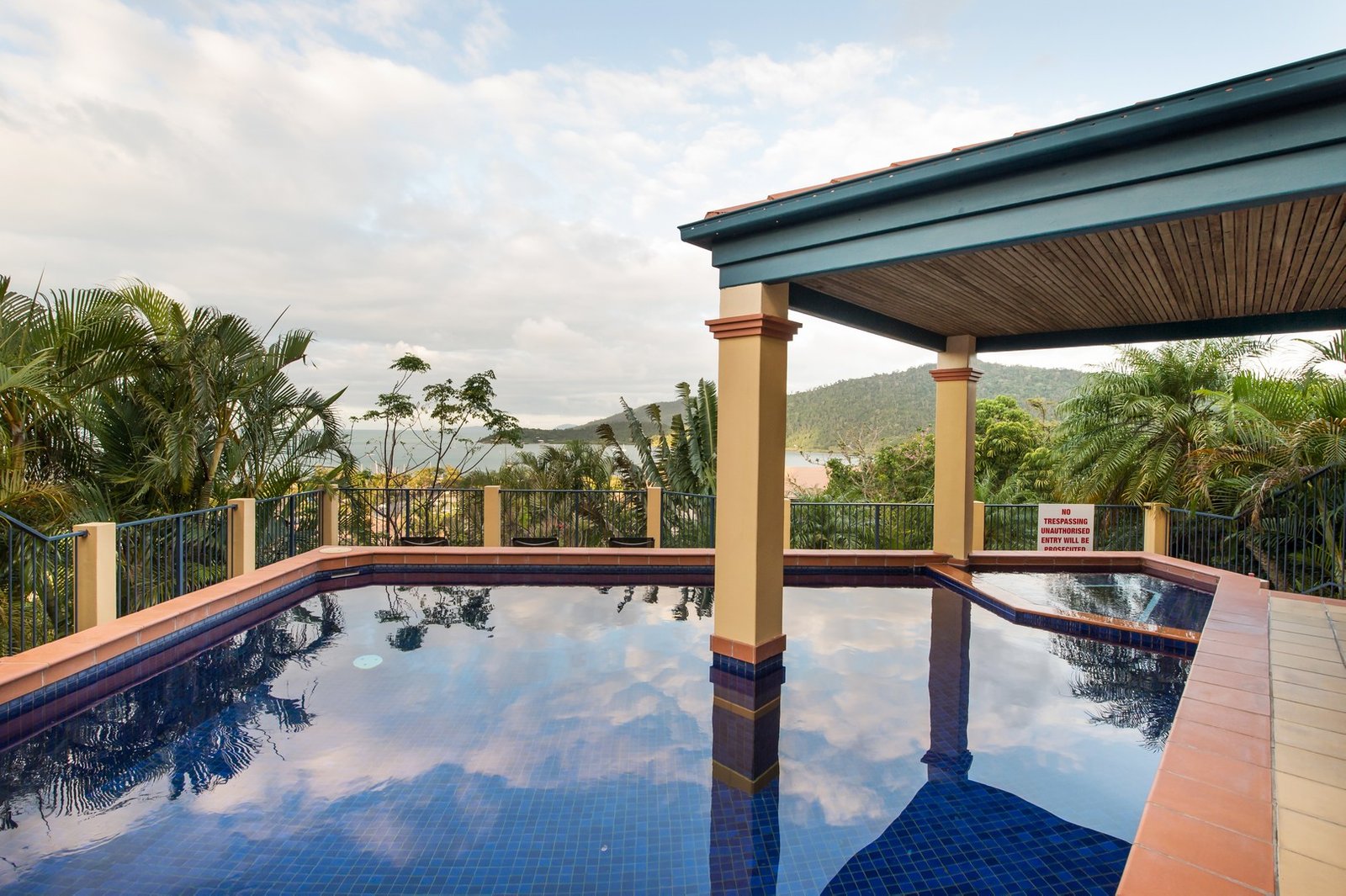 2/12-14 Golden Orchid Drive AIRLIE BEACH 6