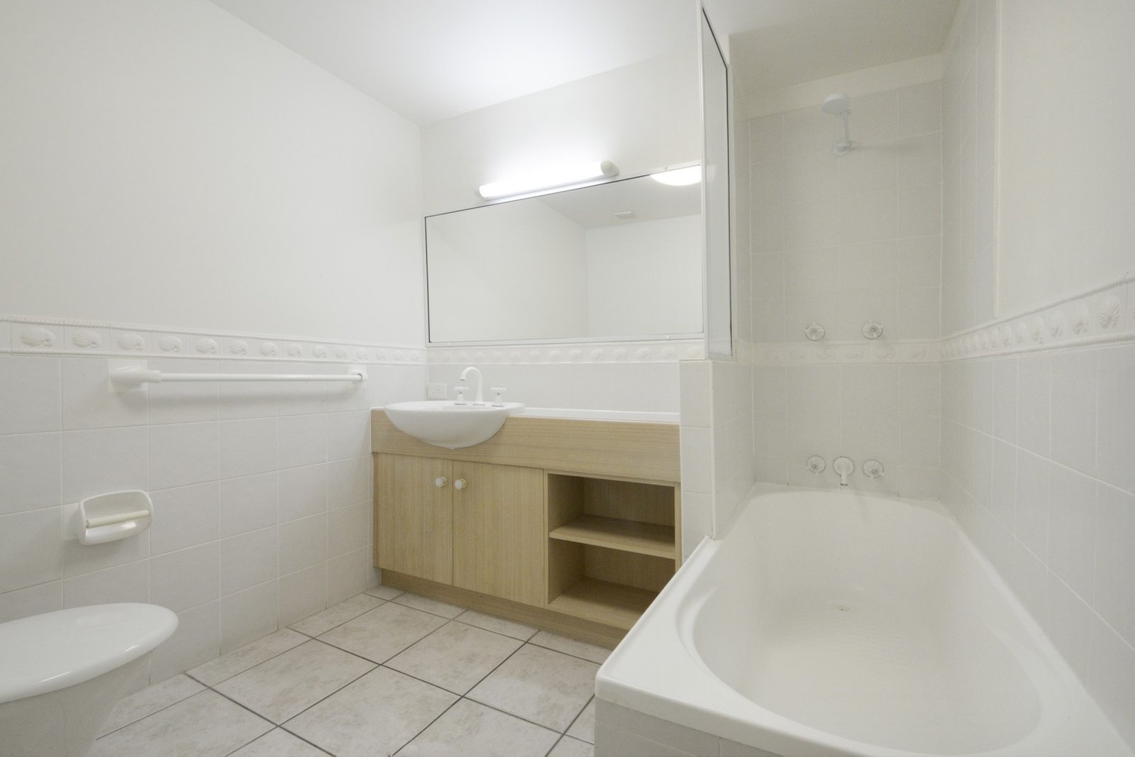 2/12-14 Golden Orchid Drive AIRLIE BEACH 9