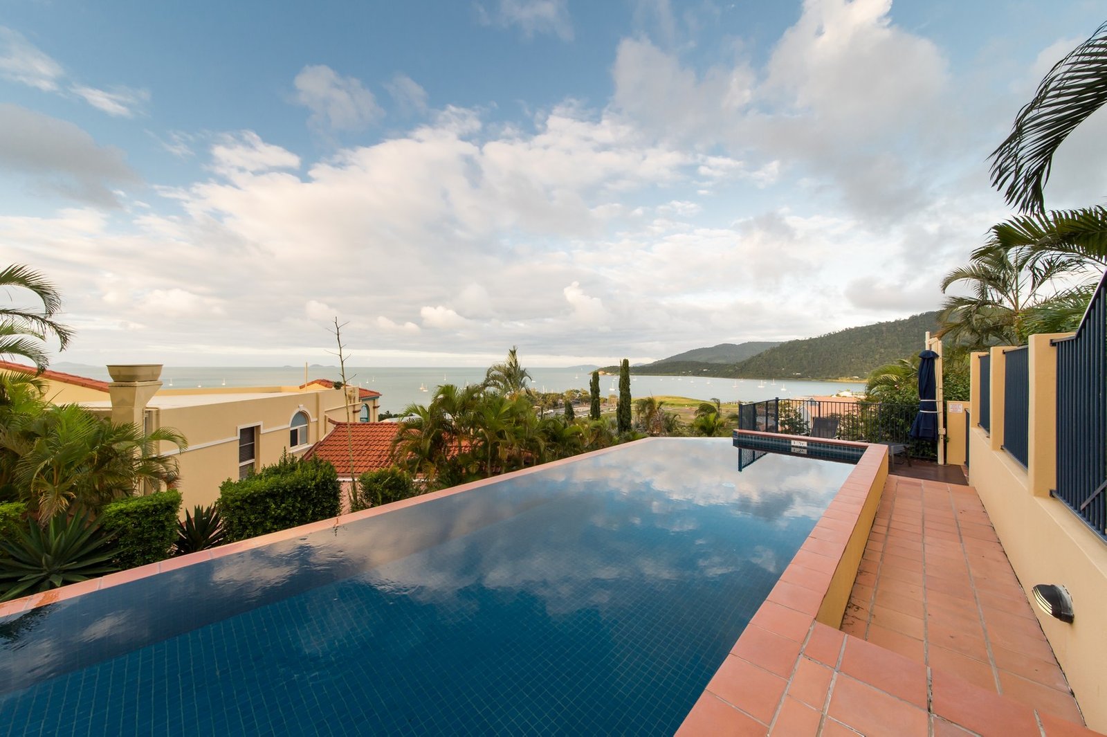 2/12-14 Golden Orchid Drive AIRLIE BEACH 10