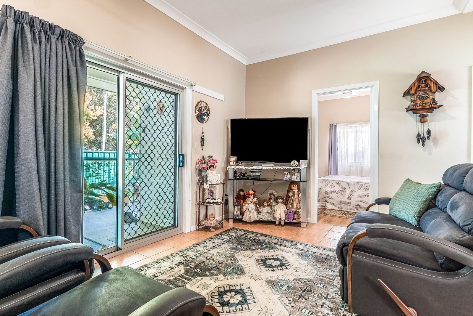 2/12-14 River Street CASINO 9