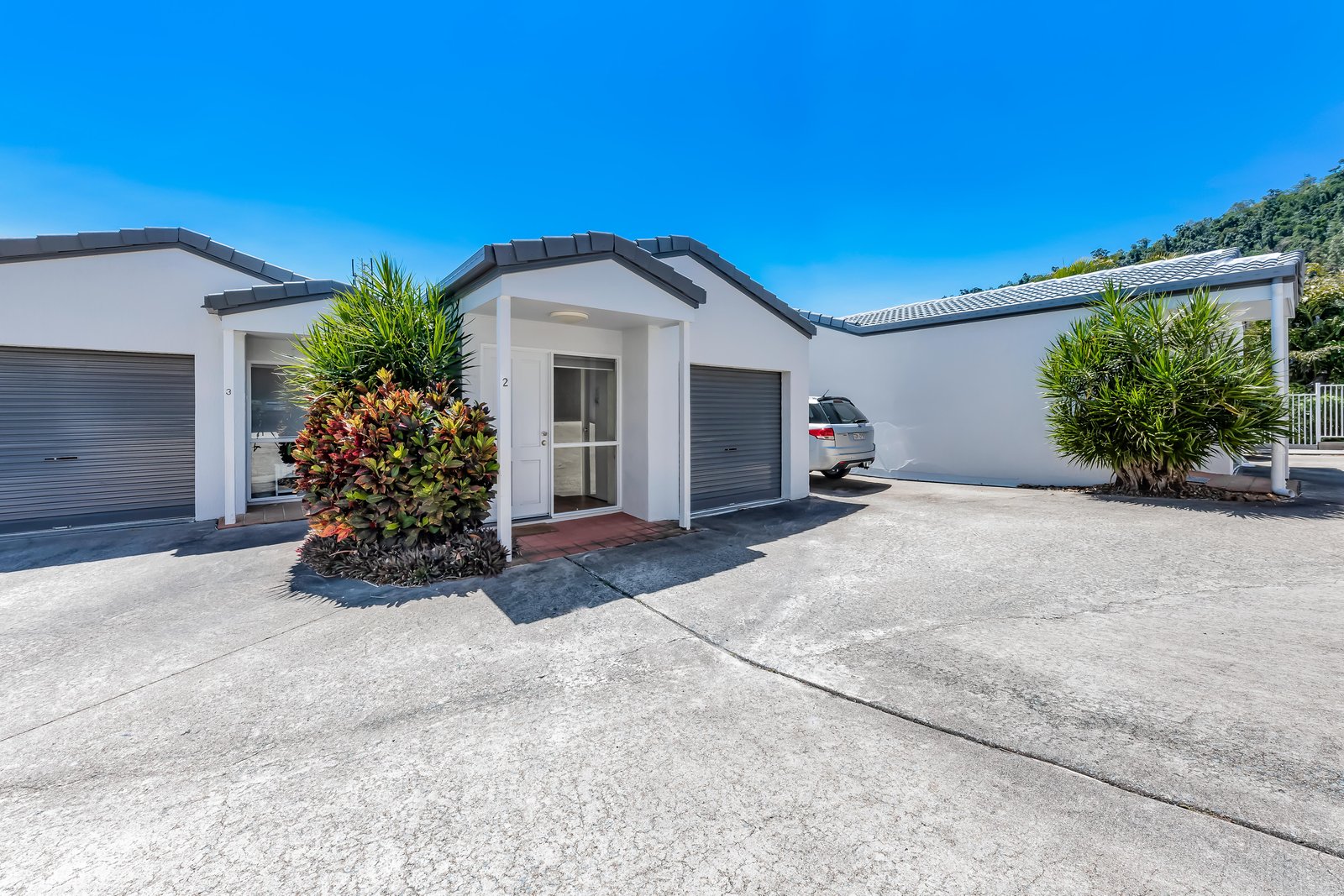 2/12-18 Eshelby Drive CANNONVALE 2
