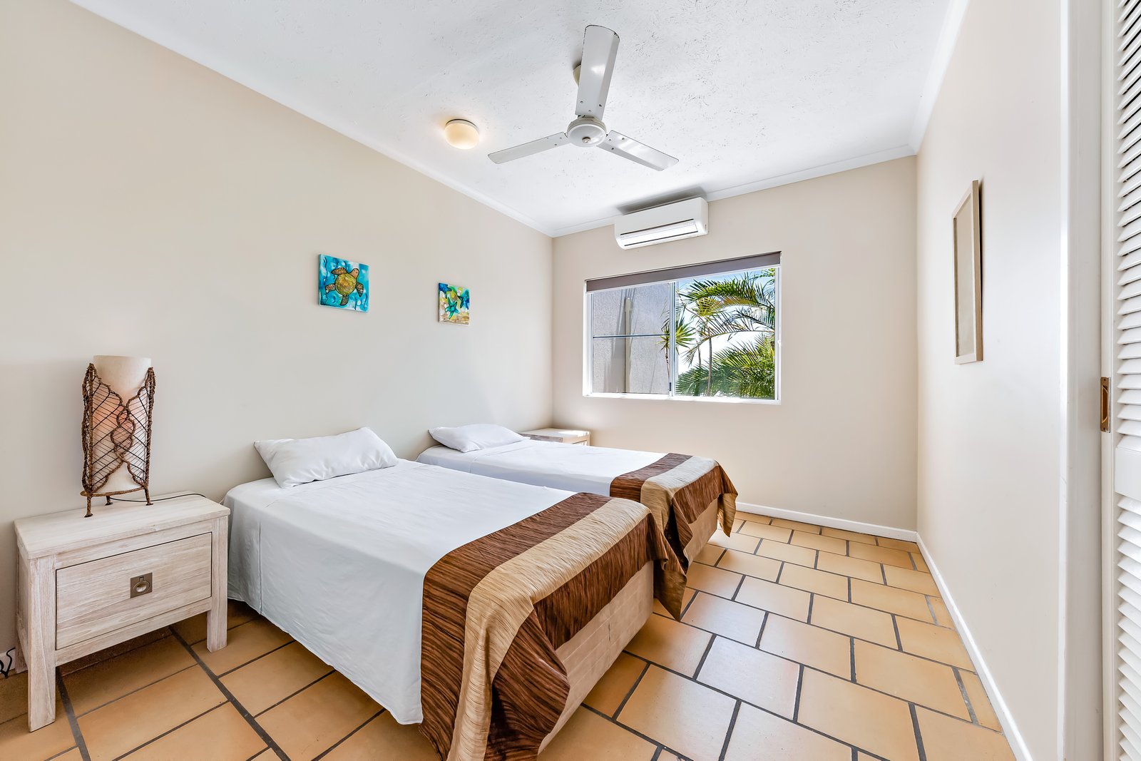 2/12-18 Eshelby Drive CANNONVALE 9