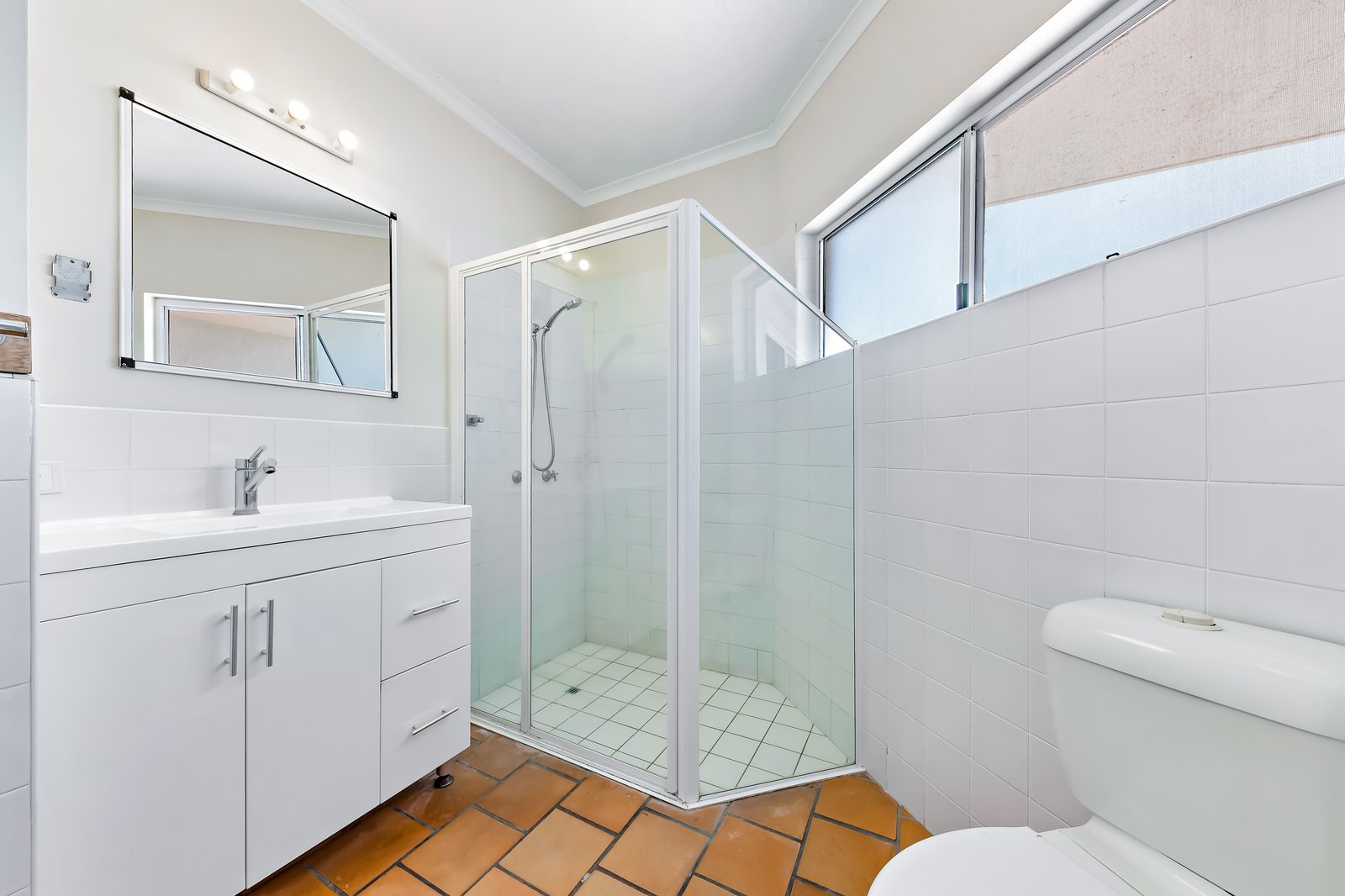 2/12-18 Eshelby Drive CANNONVALE 10