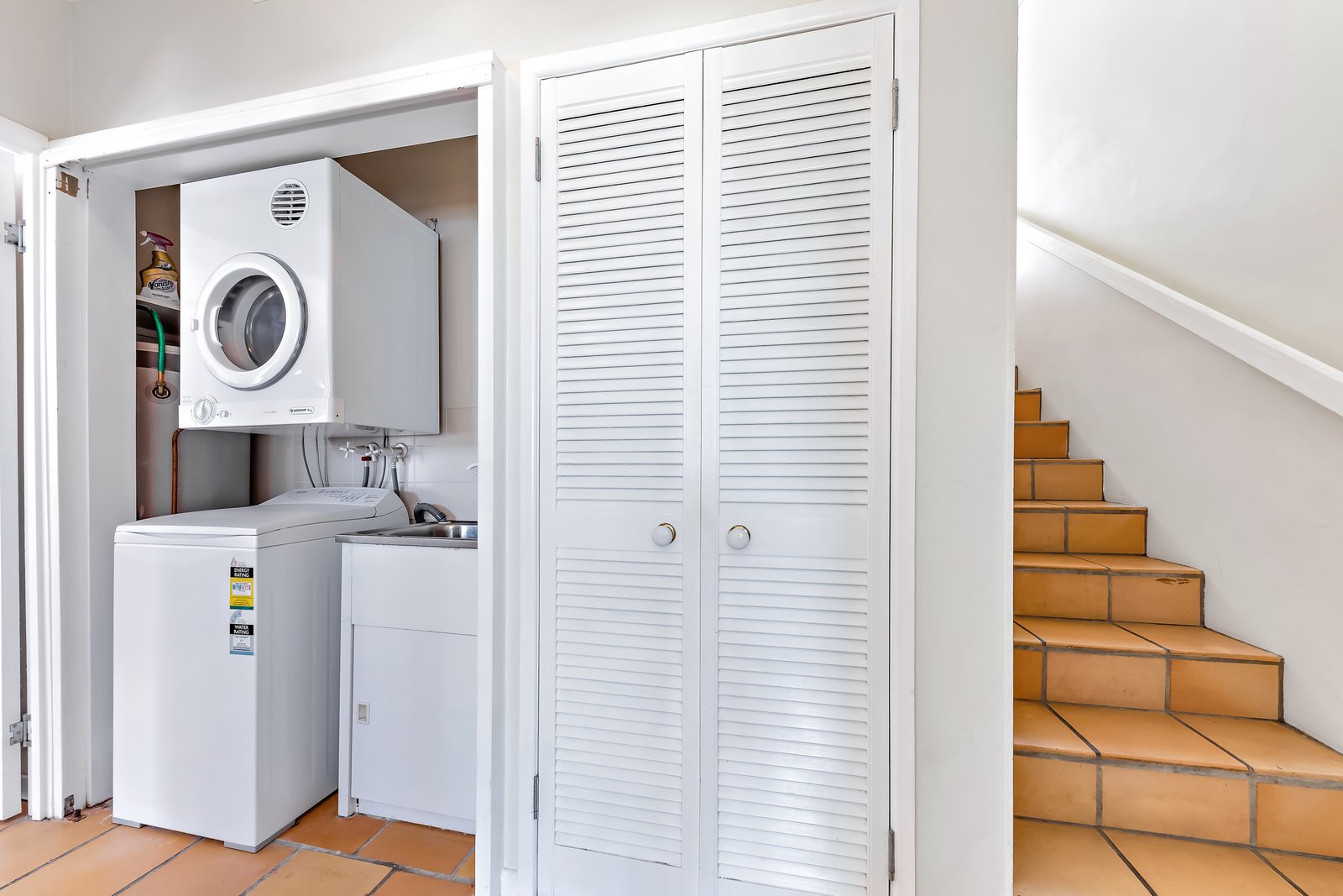 2/12-18 Eshelby Drive CANNONVALE 11