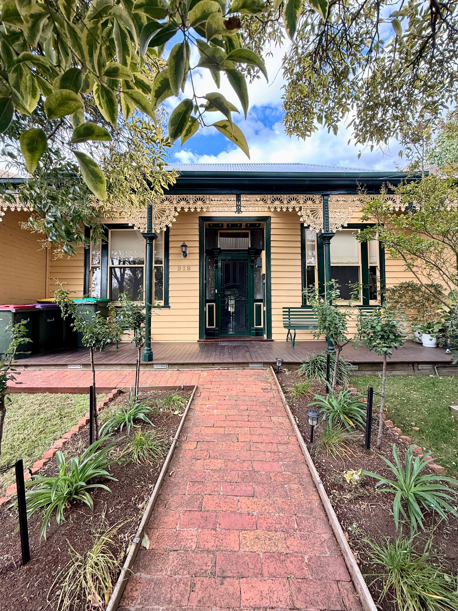 212 Armstrong Street North SOLDIERS HILL 1