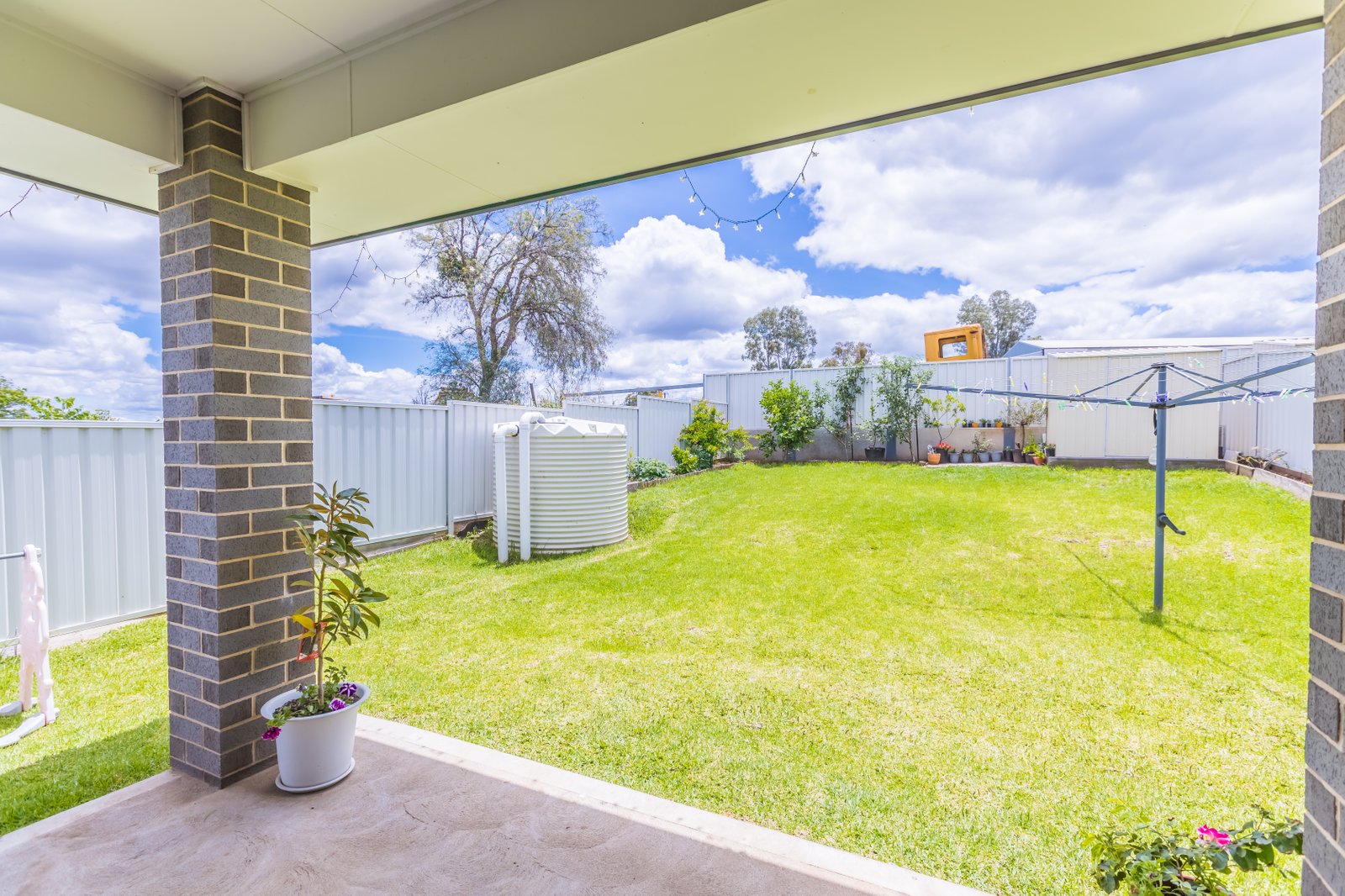 2/12 Bellas Way TAMWORTH 18