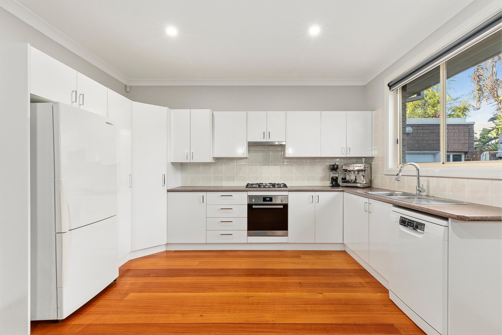 Gallery: 2/12 Bruthen Street