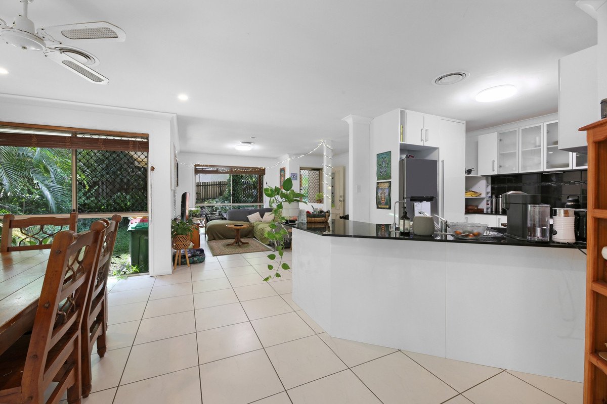 2/12 Burleigh Glen Court Burleigh Heads 2