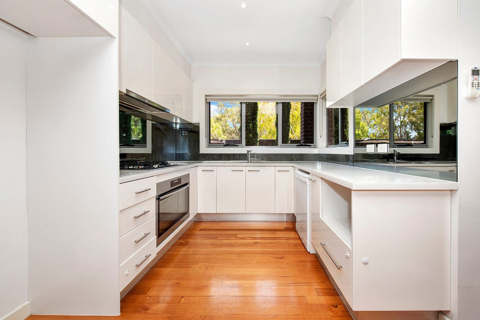 Gallery: 2/12 Charlotte Street