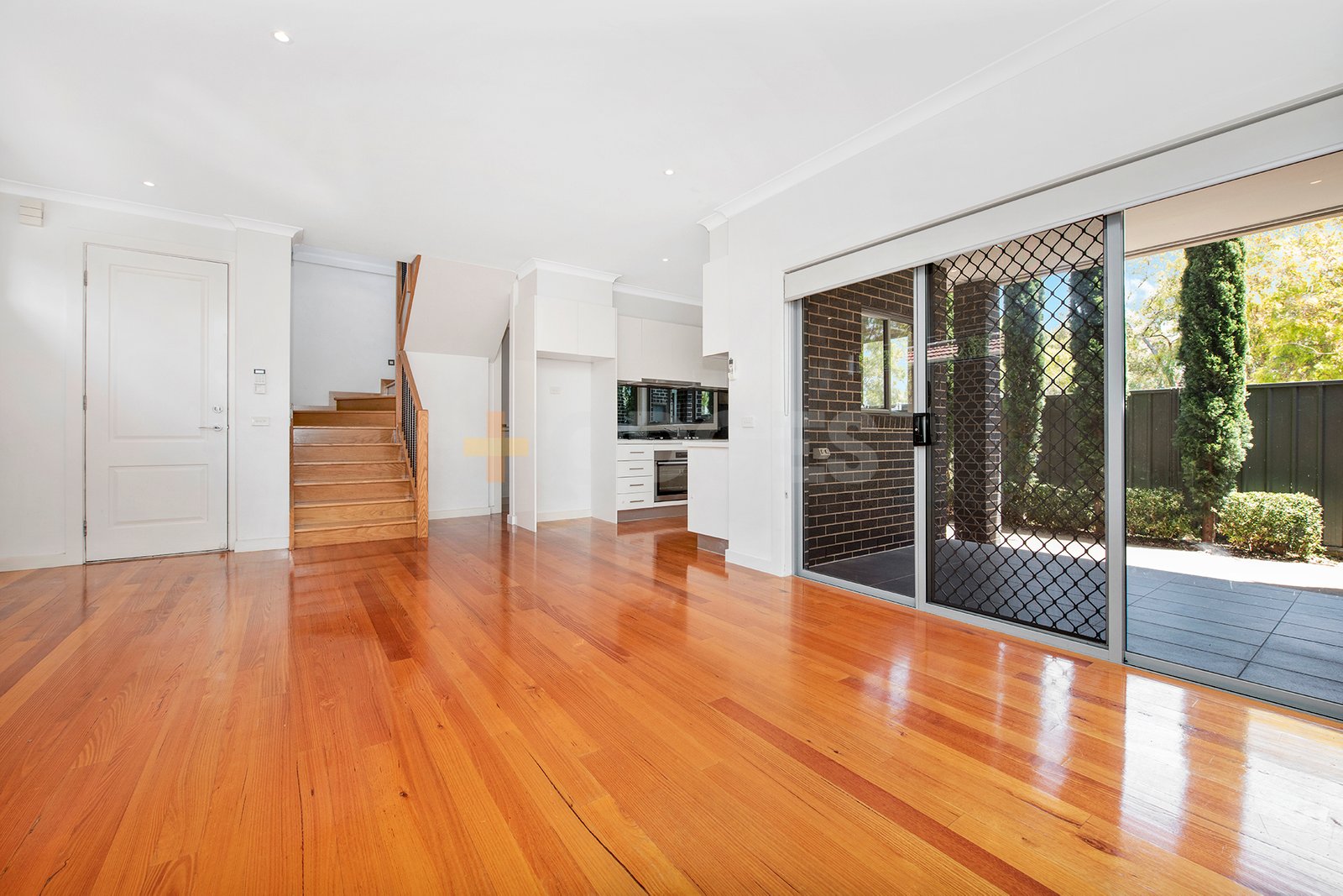 Gallery: 2/12 Charlotte Street