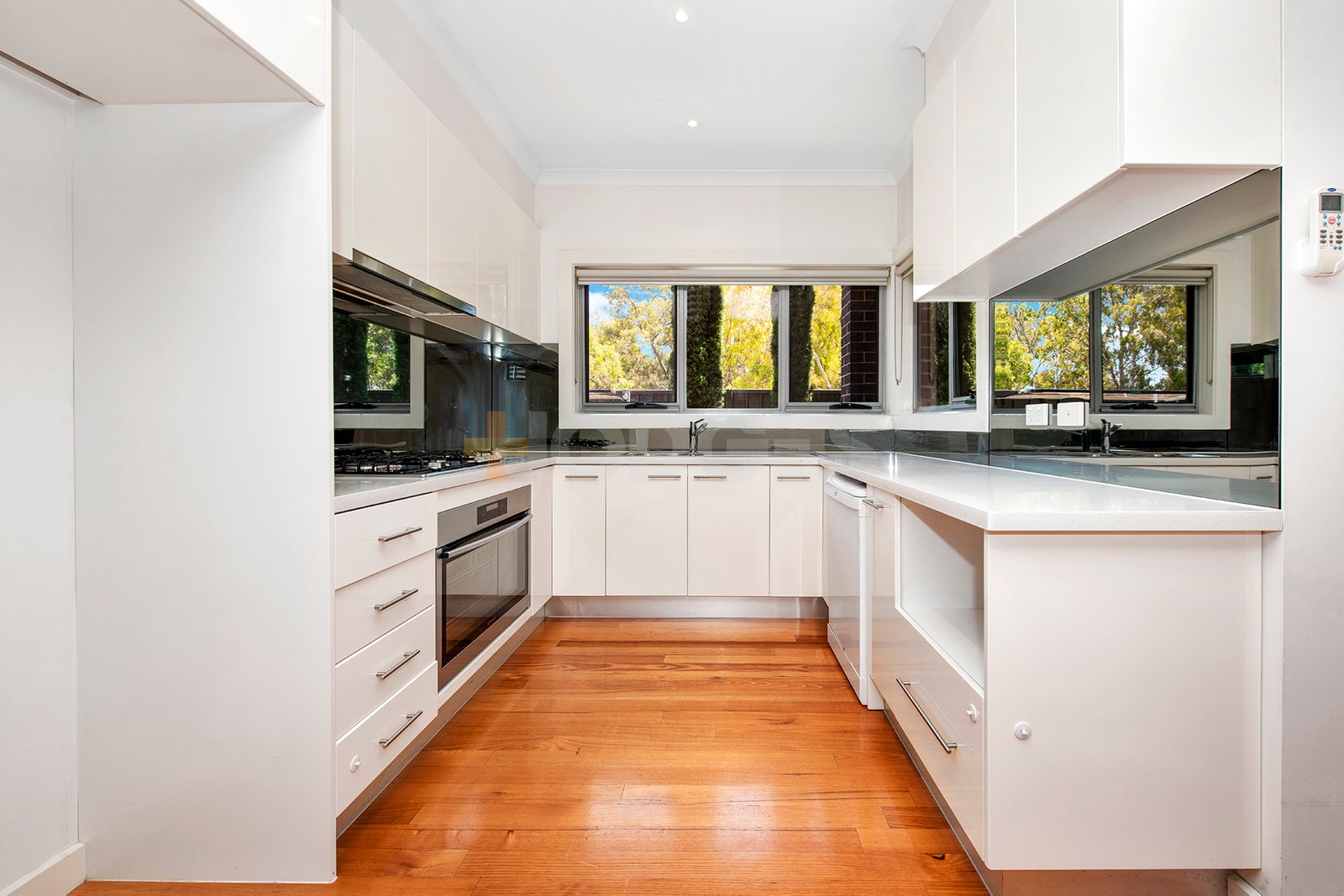 Gallery: 2/12 Charlotte Street