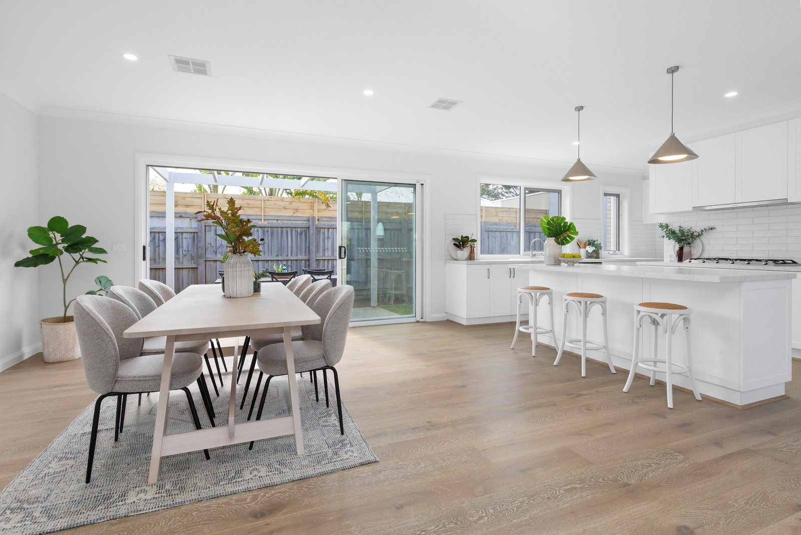 2/12 Coonara Avenue, Mount Eliza, 3930