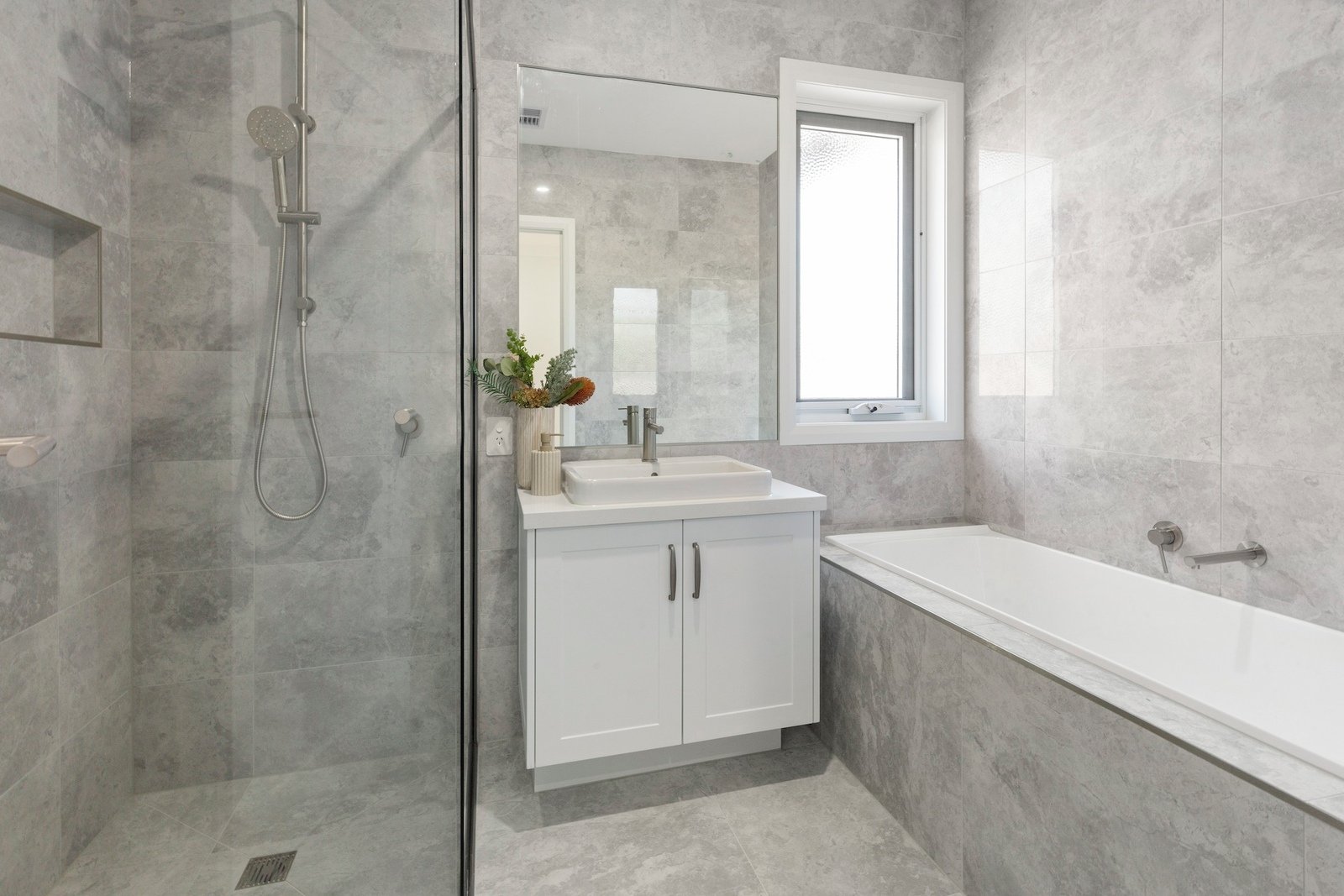 2/12 Coonara Avenue, Mount Eliza, 3930