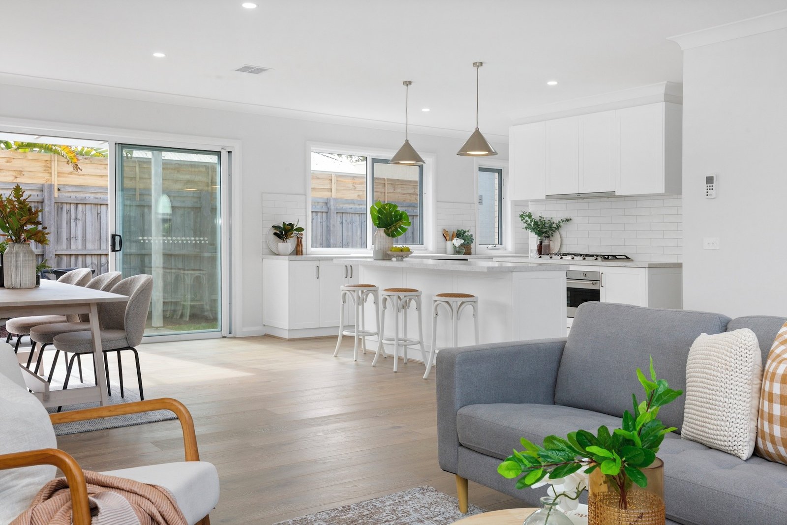 2/12 Coonara Avenue, Mount Eliza, 3930