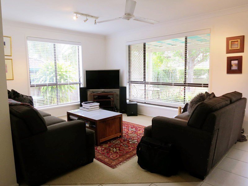 2/12 Corunna Crescent ASHMORE 2