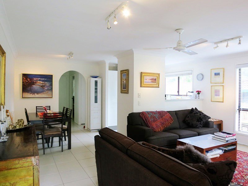 2/12 Corunna Crescent ASHMORE 8