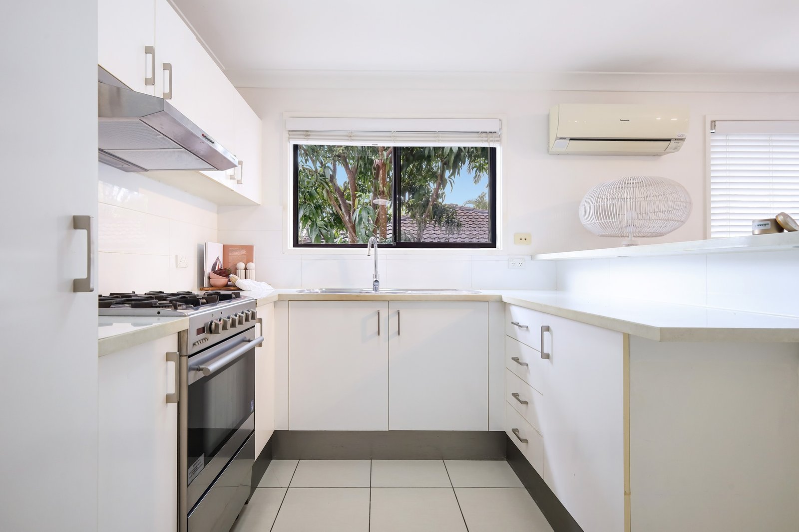 2/12 Corunna Crescent ASHMORE 5