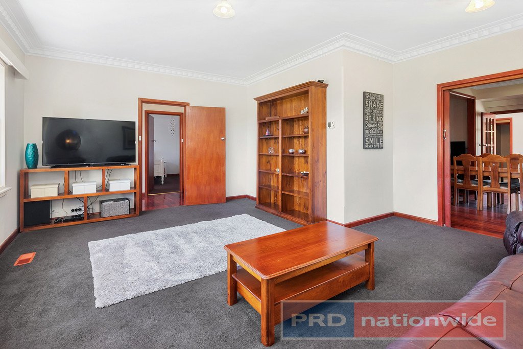 212 Daylesford Road BROWN HILL 3