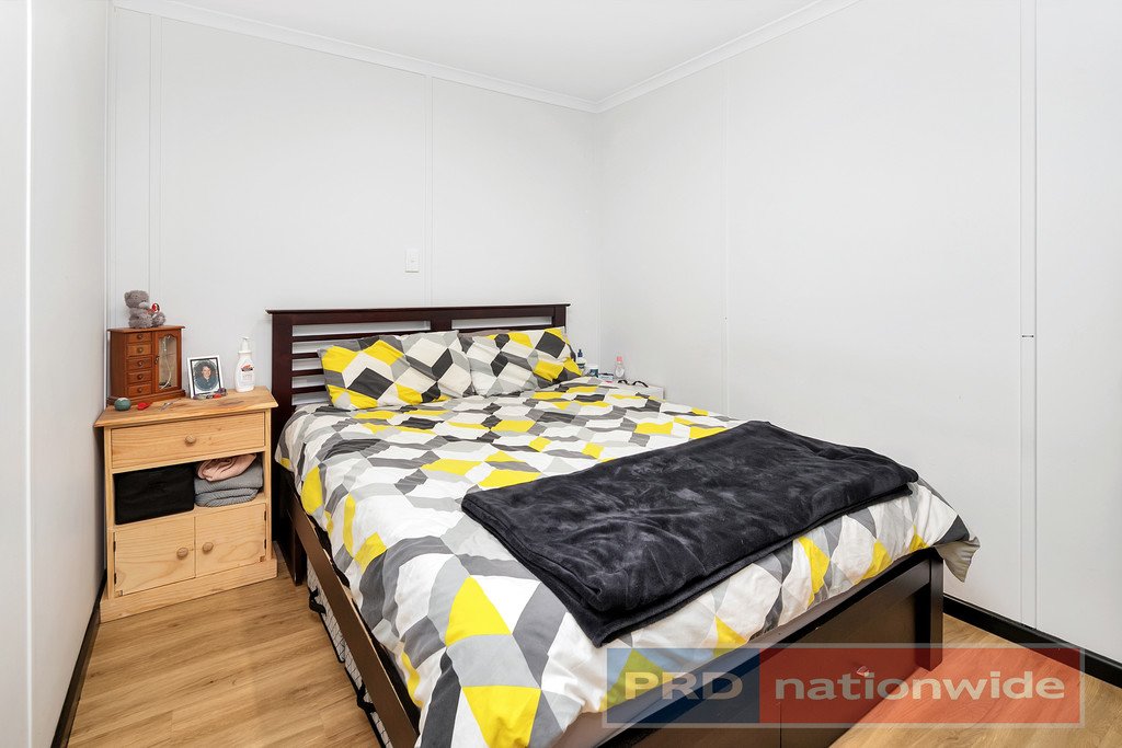 212 Daylesford Road BROWN HILL 8