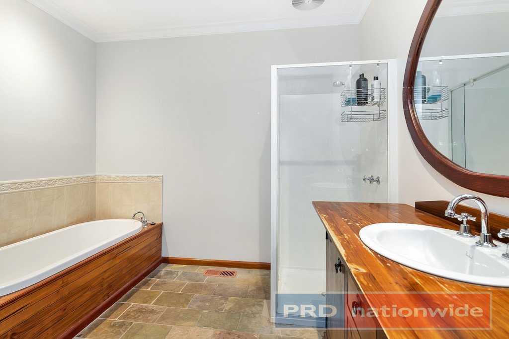 212 Daylesford Road BROWN HILL 9