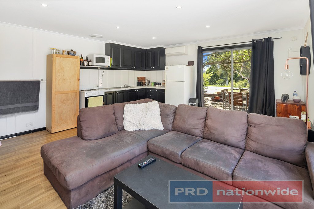 212 Daylesford Road BROWN HILL 11