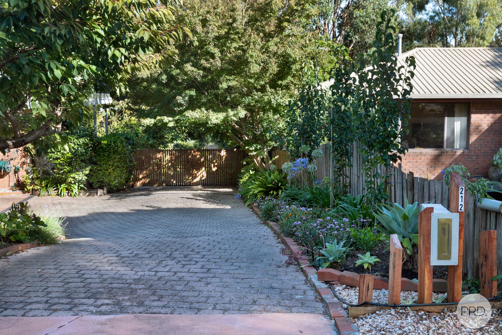 212 Eddy Avenue MOUNT HELEN 14