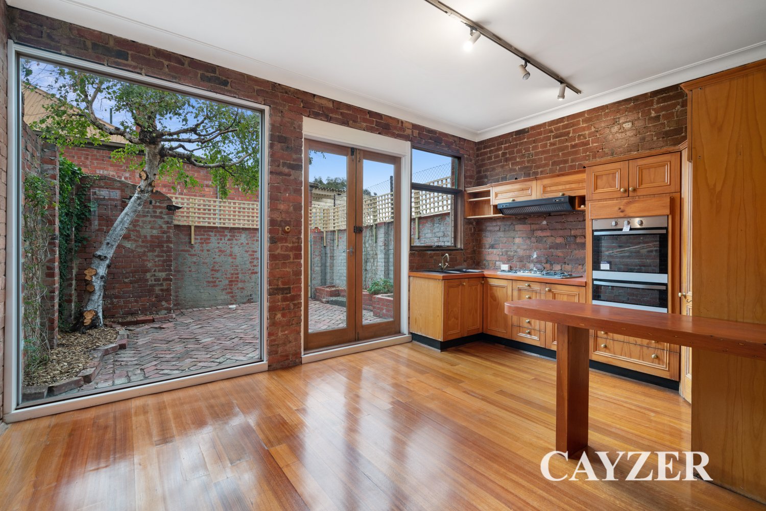 Gallery: 212 Ferrars Street