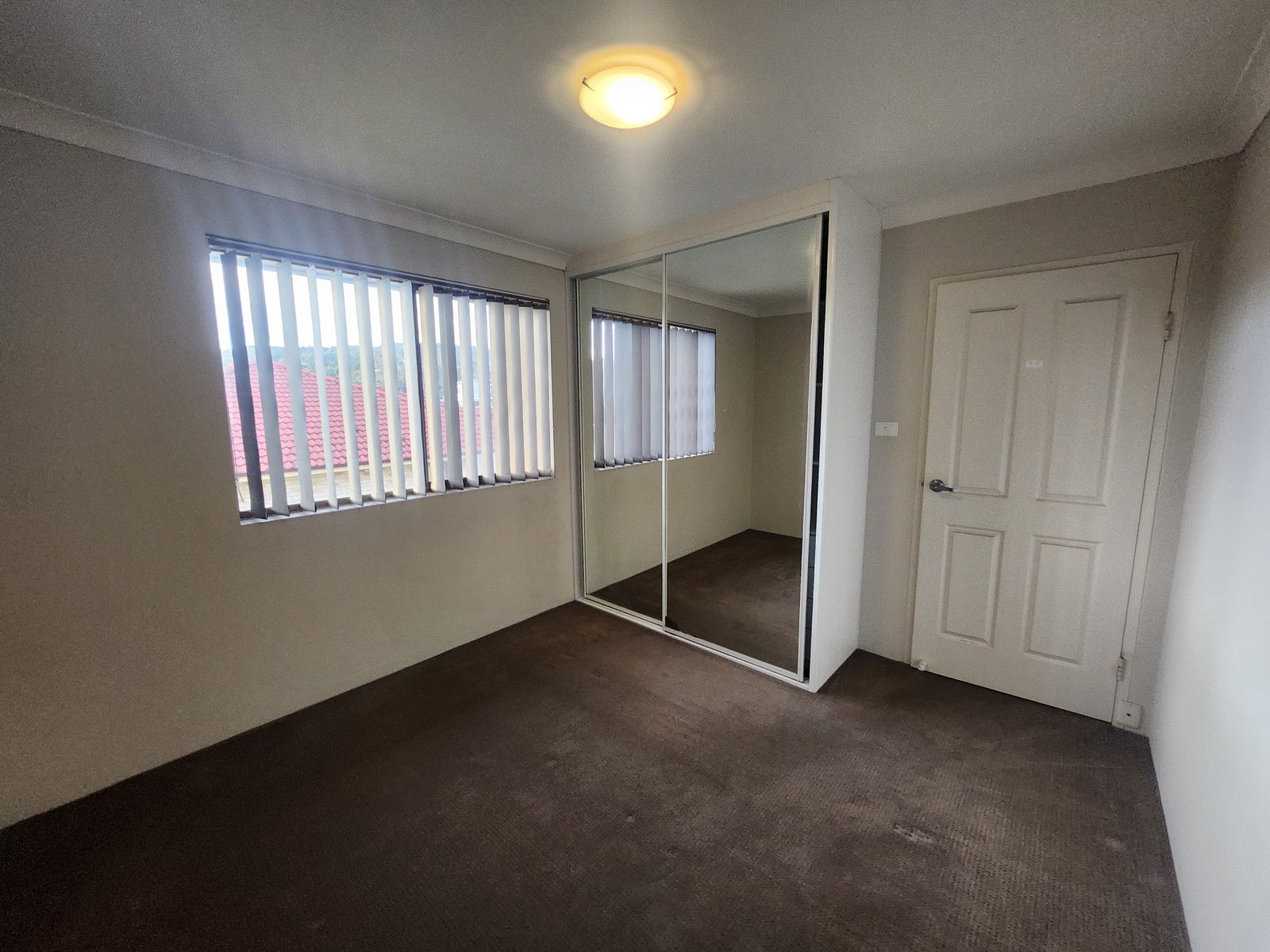 2/12 George Street BERKELEY 3