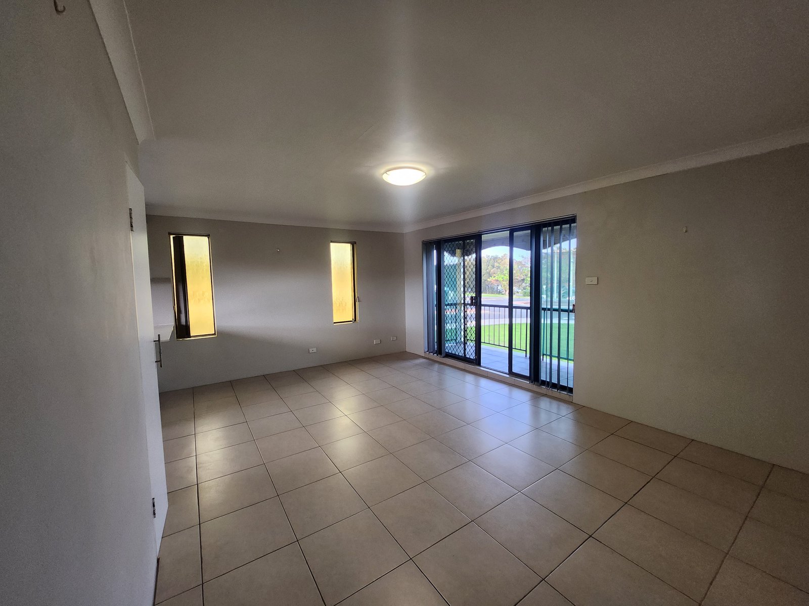 2/12 George Street BERKELEY 4