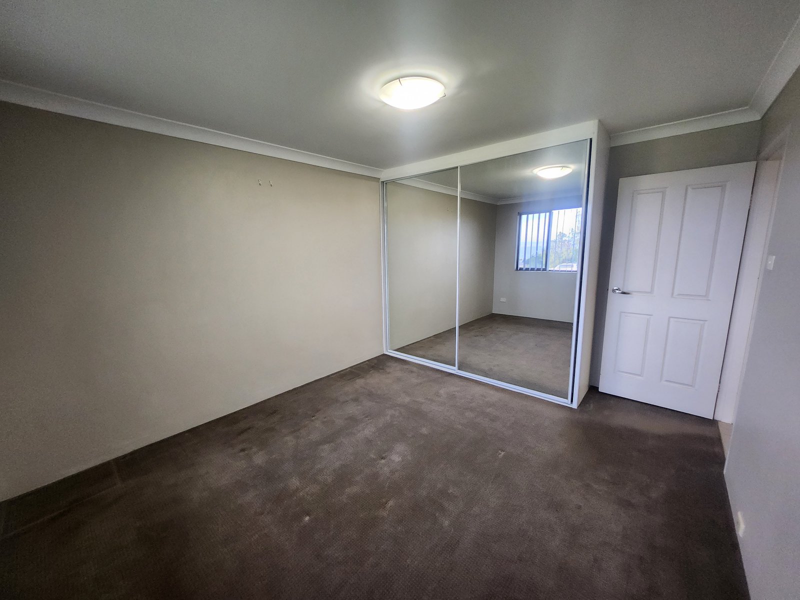 2/12 George Street BERKELEY 5