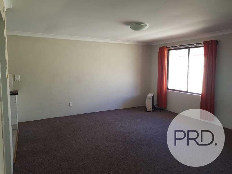 2/12 Gilbert St  TUMBARUMBA 2