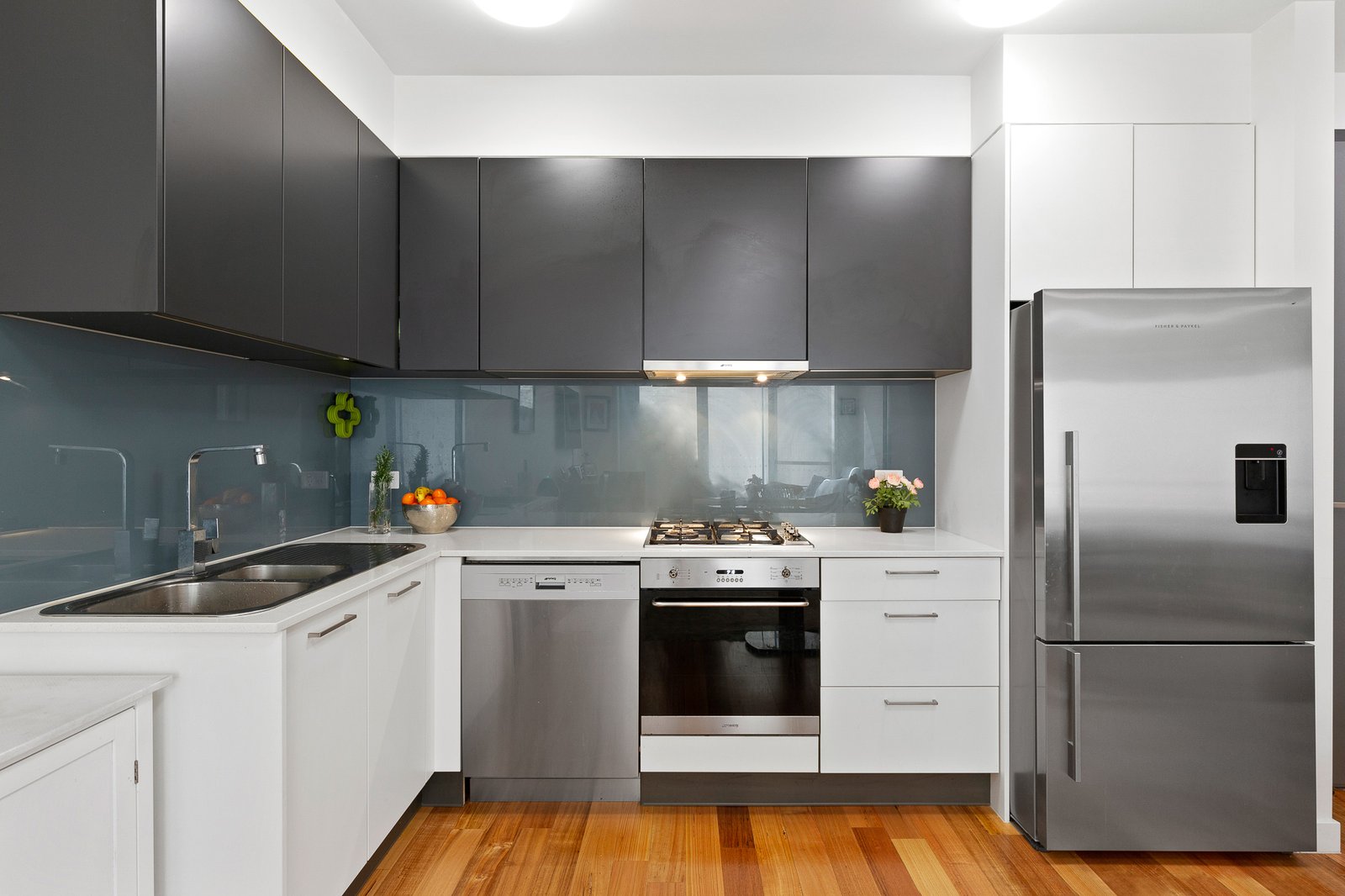 Gallery: 2/12 Gleniffer Avenue