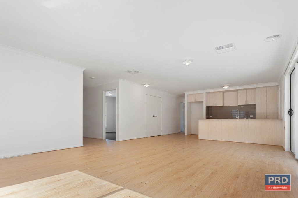 2/12 Heinz Street WHITE HILLS 3