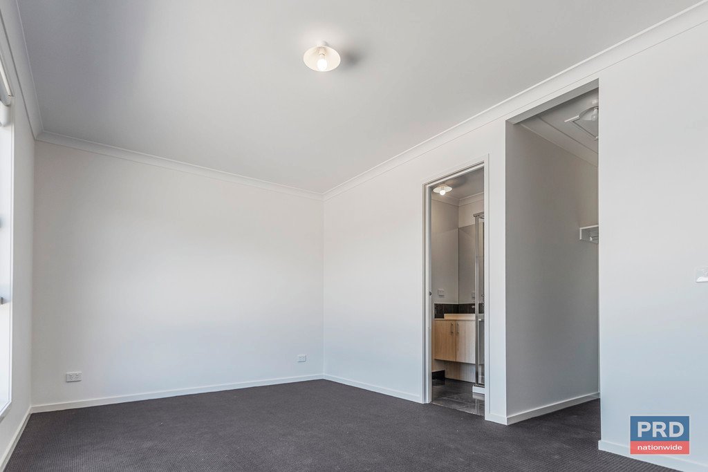 2/12 Heinz Street WHITE HILLS 5