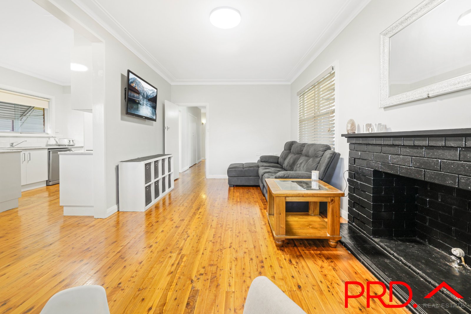 212 Johnston Street TAMWORTH 9