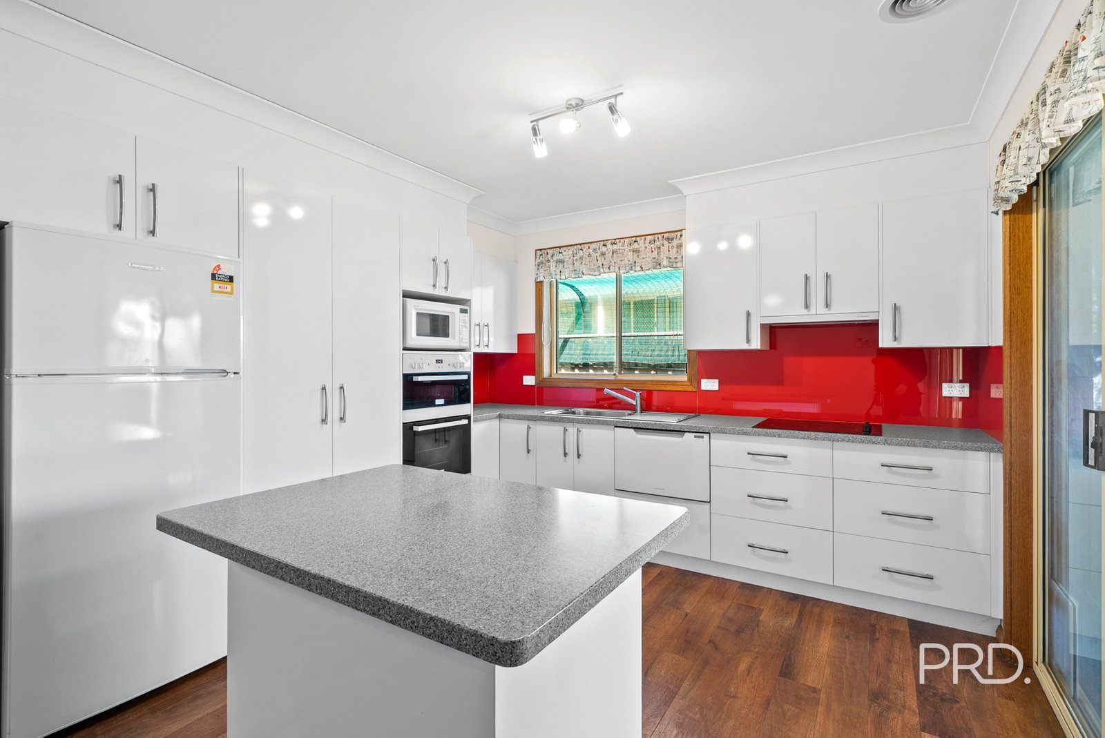 2/12 Kaloona Drive BOURKELANDS 4