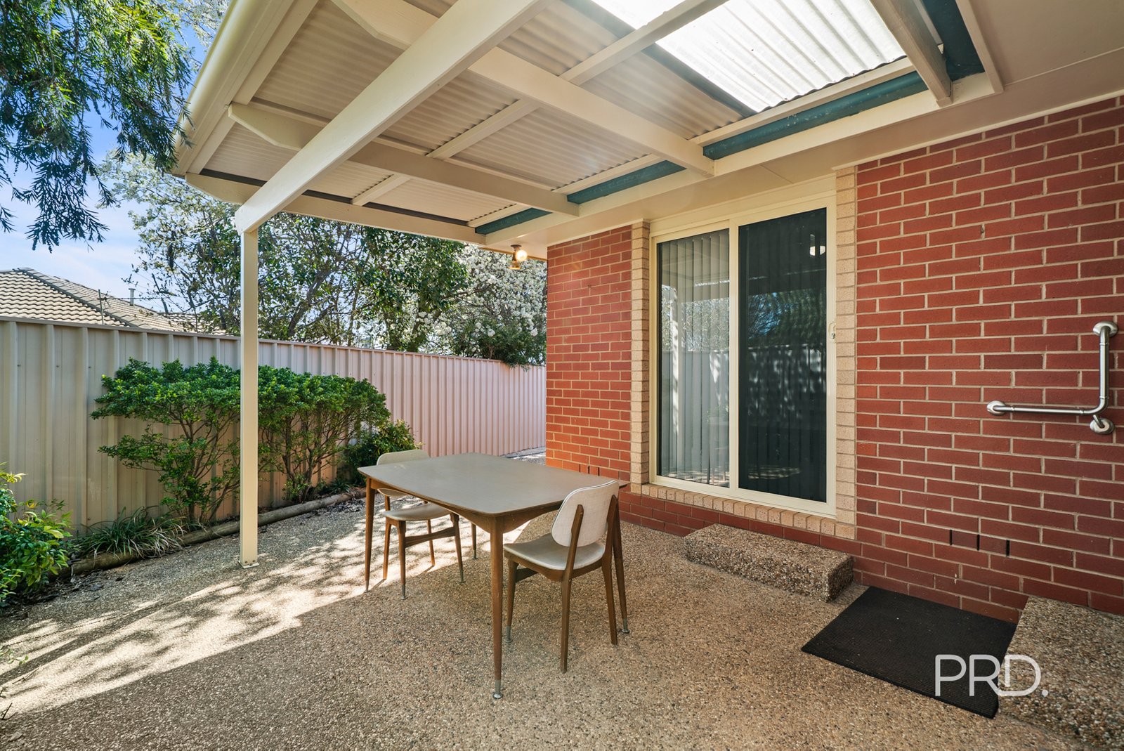 2/12 Kaloona Drive BOURKELANDS 11
