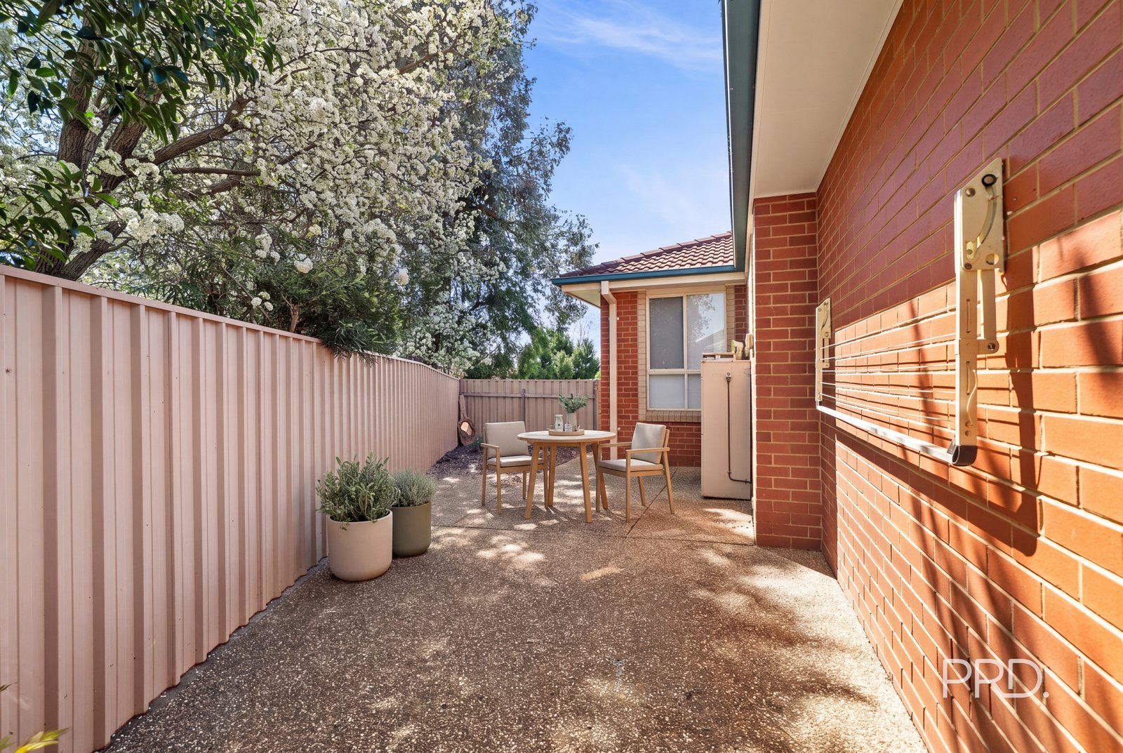 2/12 Kaloona Drive BOURKELANDS 12