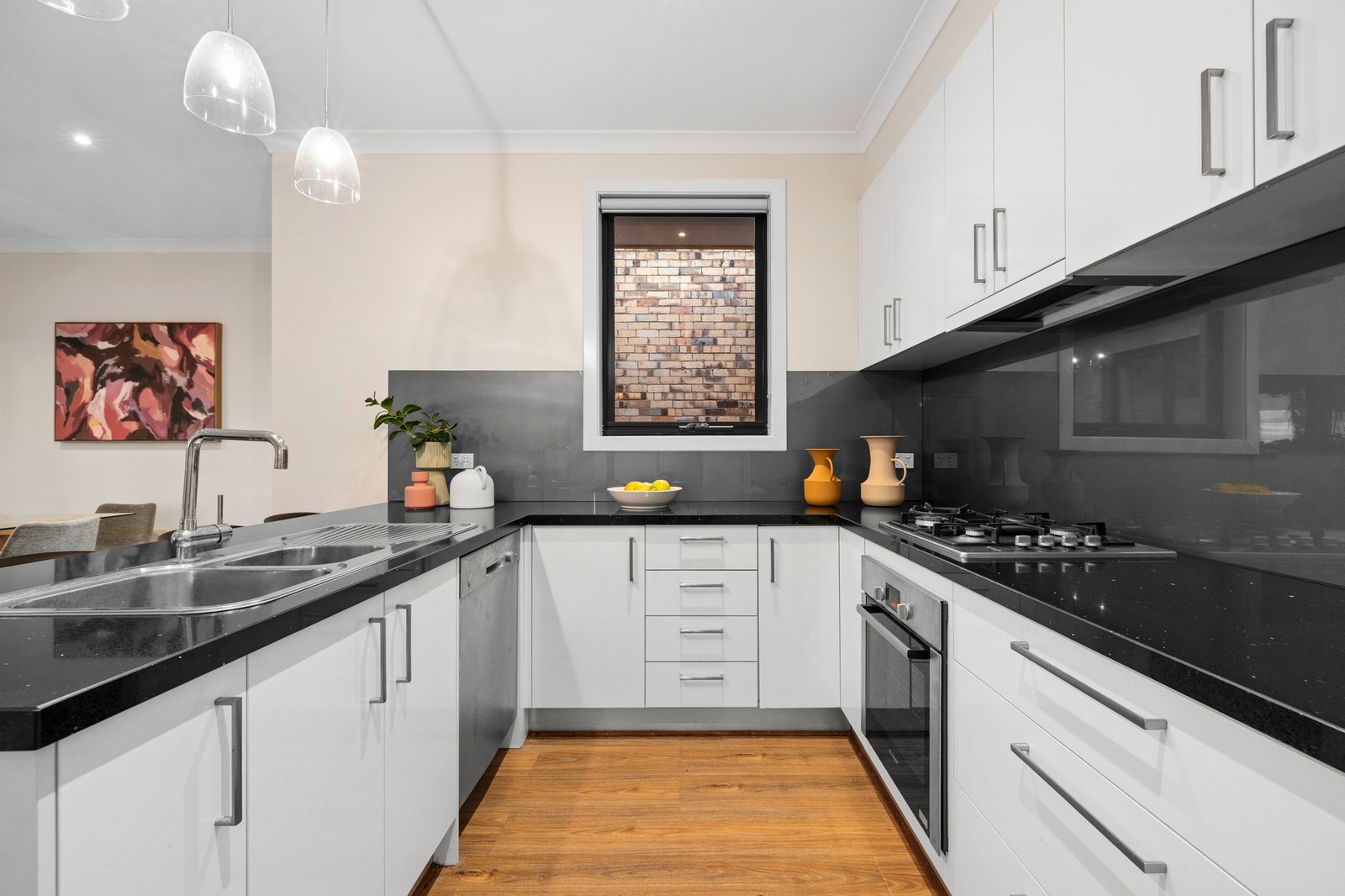 Gallery: 2/12 Leroux Street