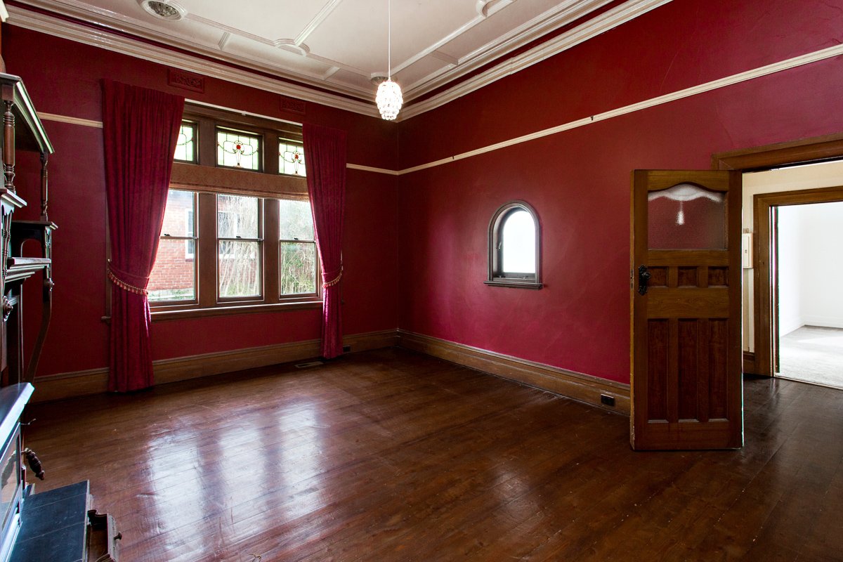 Gallery: 212 Lyons Street North