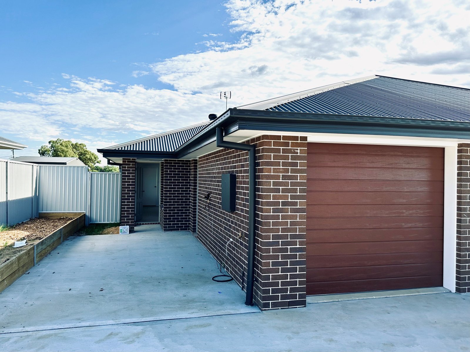 2/12 Mustang Close TAMWORTH 2