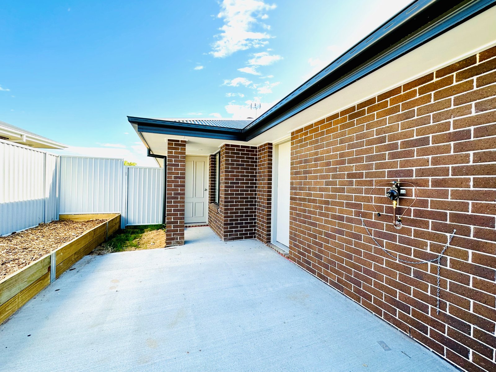 2/12 Mustang Close TAMWORTH 12
