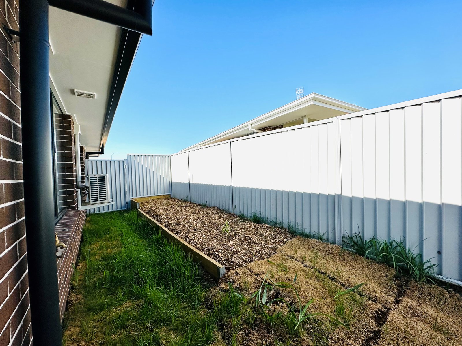 2/12 Mustang Close TAMWORTH 15