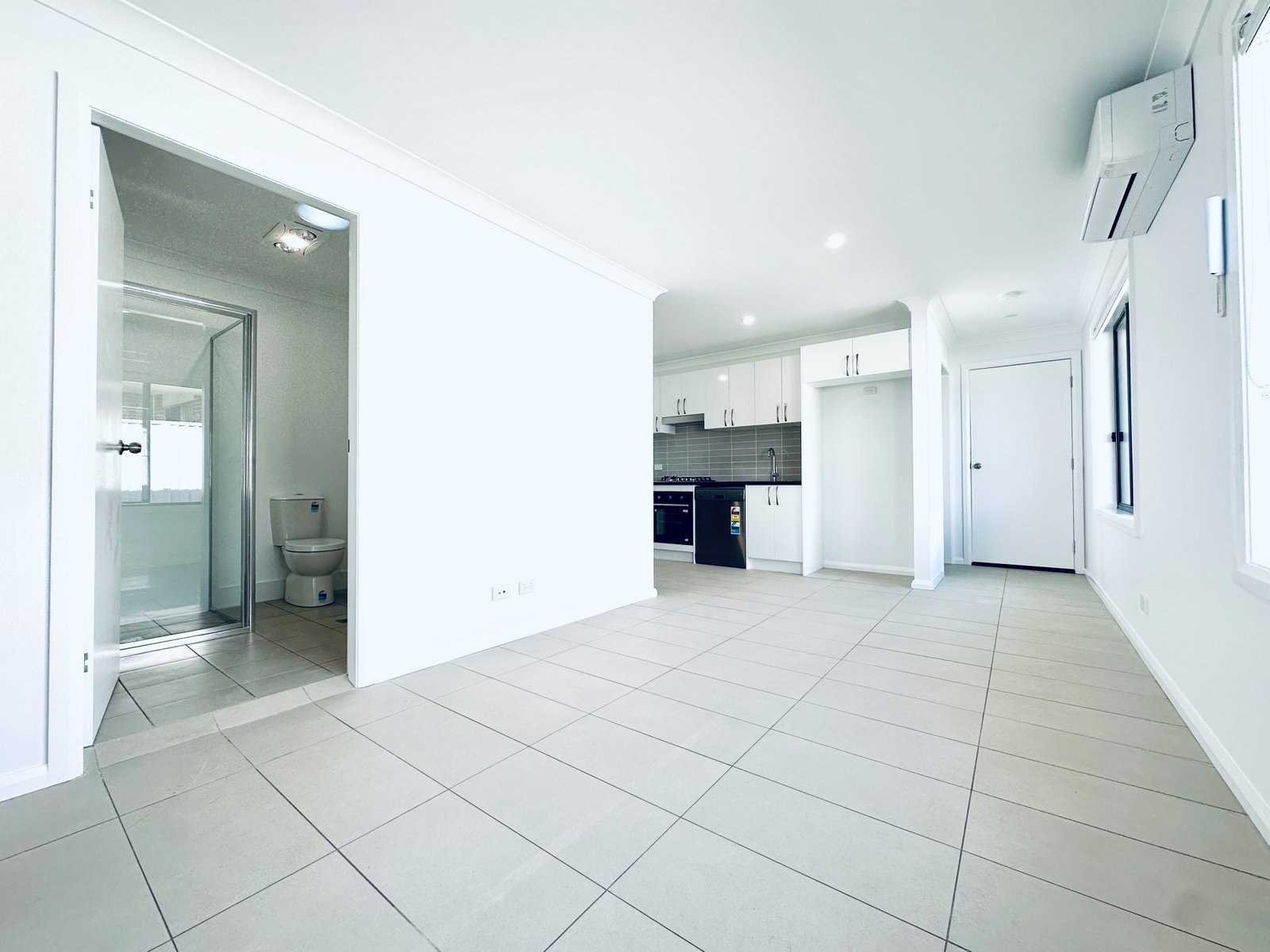 2/12 Mustang Close TAMWORTH 6