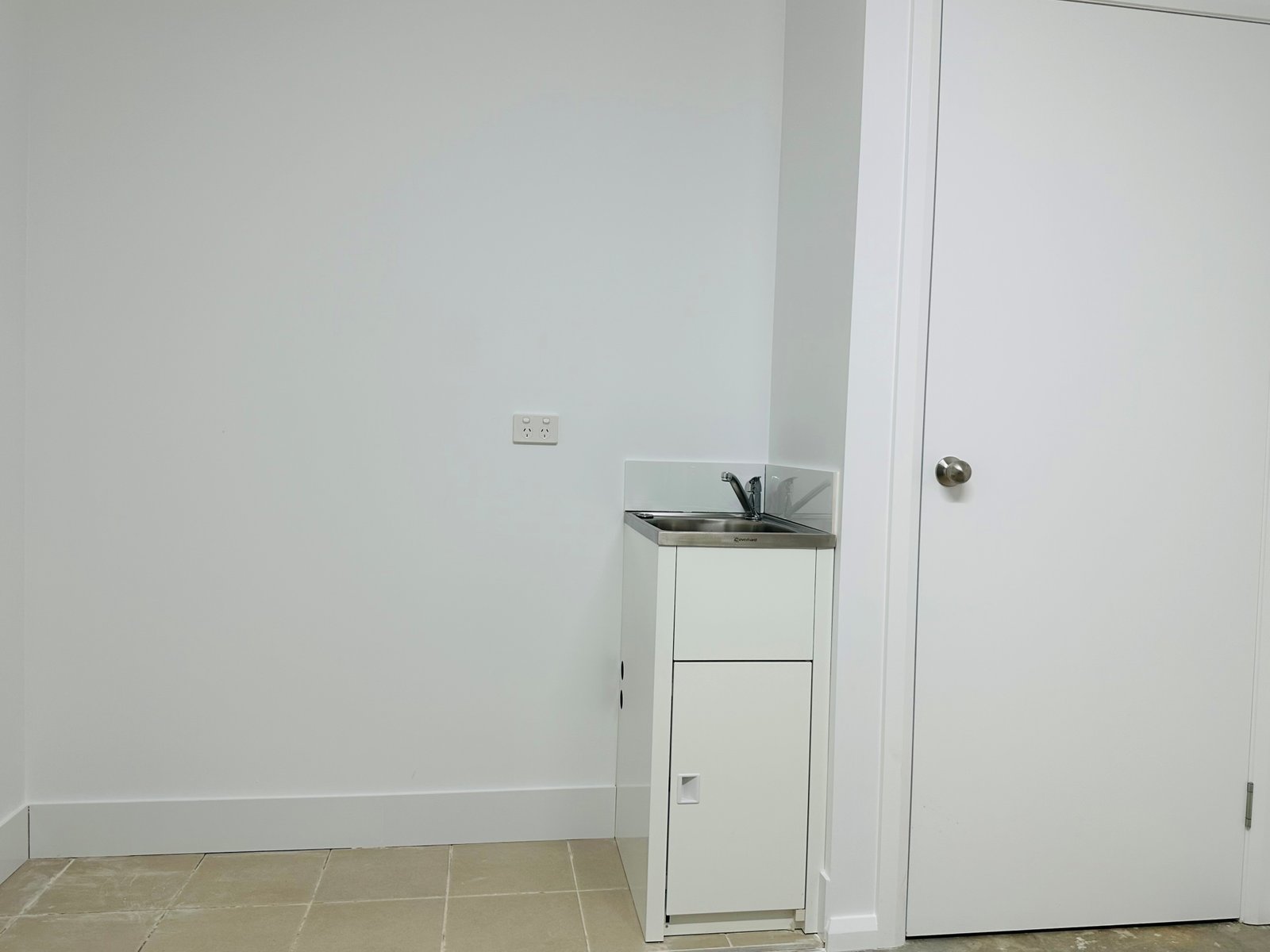 2/12 Mustang Close TAMWORTH 9